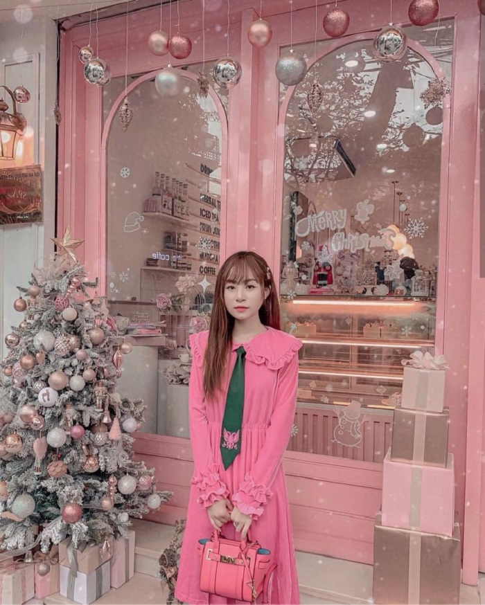 Pink tone cafes in Hanoi-baked-by-julie-mei-mei
