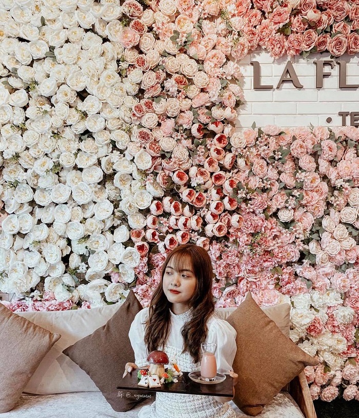 Pink-tone cafe in Hanoi-la-fleur-fb