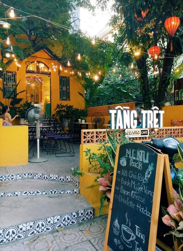 Yellow tone cafes in Hanoi-tang-tre