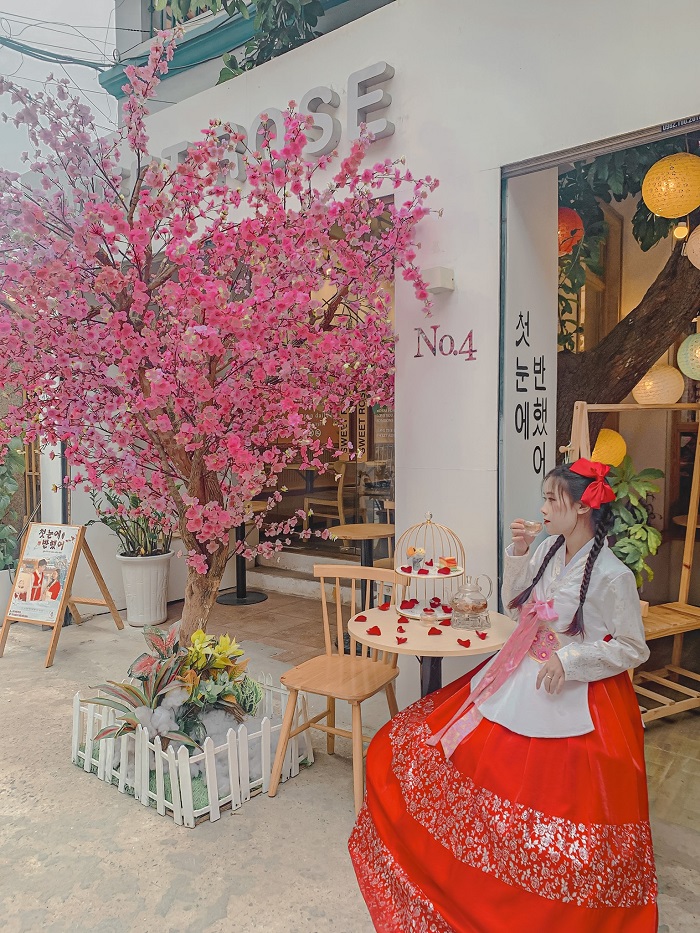 quán cafe trang trí Tết ở Hà Nội-sweet-rose