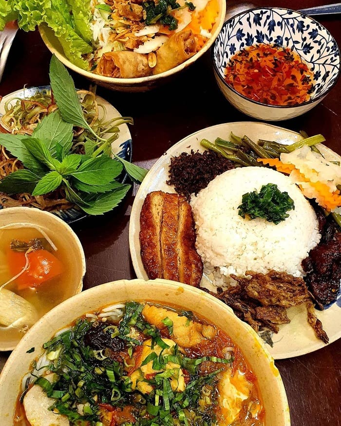 Delicious vegetarian restaurant in Saigon - Tam Duc vegetarian