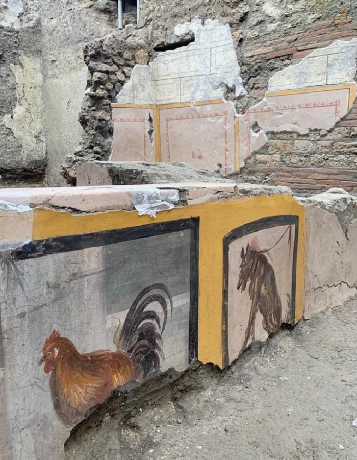Quầy bar 2000 tuổi ở Italynhững bức vẽ