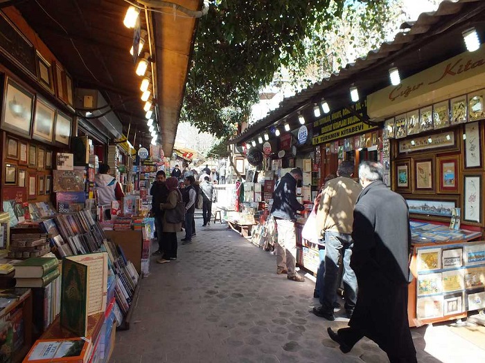 Chợ Sahaflar khu chợ ở Istanbul nổi tiếng 