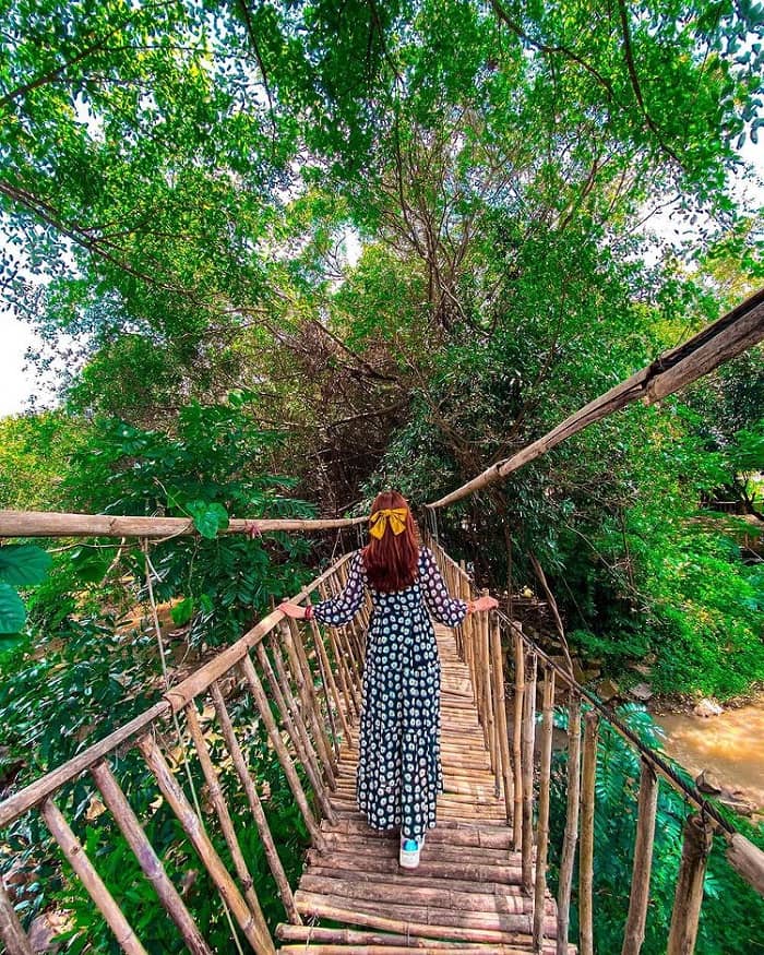 sống ảo - hoạt động không thể bỏ lỡ tại thác Bảy Nhánh ở Đắk Lắk