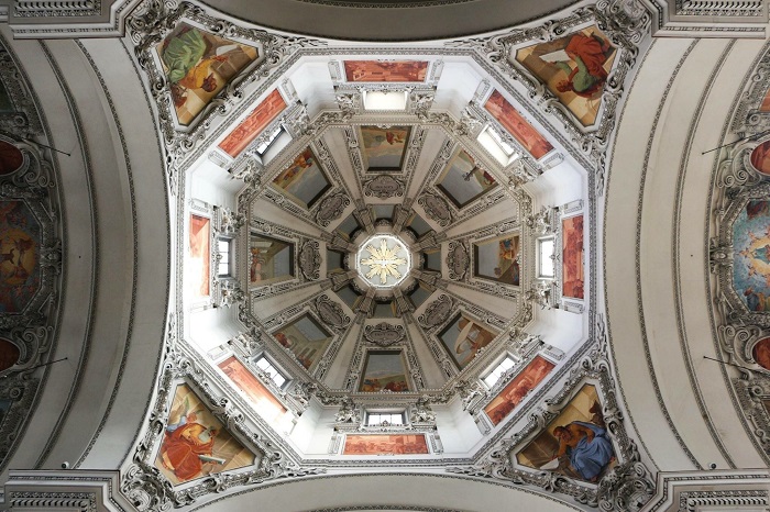 Tham quan nhà thờ Salzburg  - mái vòm độc đáo
