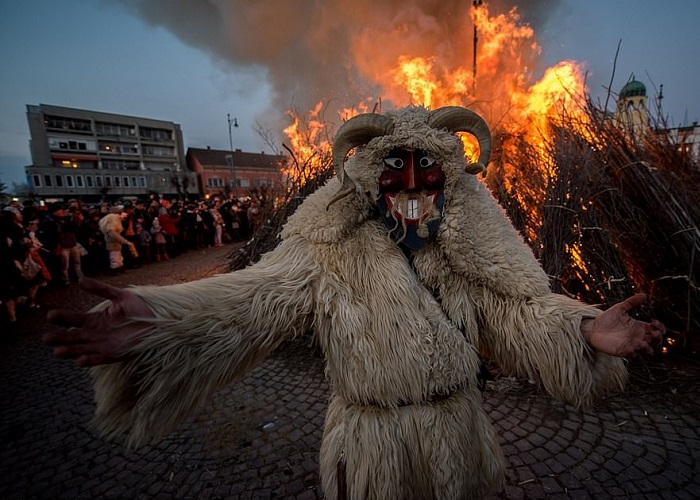 văn hóa Hungary - tìm hiểu văn hóa Hungary qua lễ hội quái vật