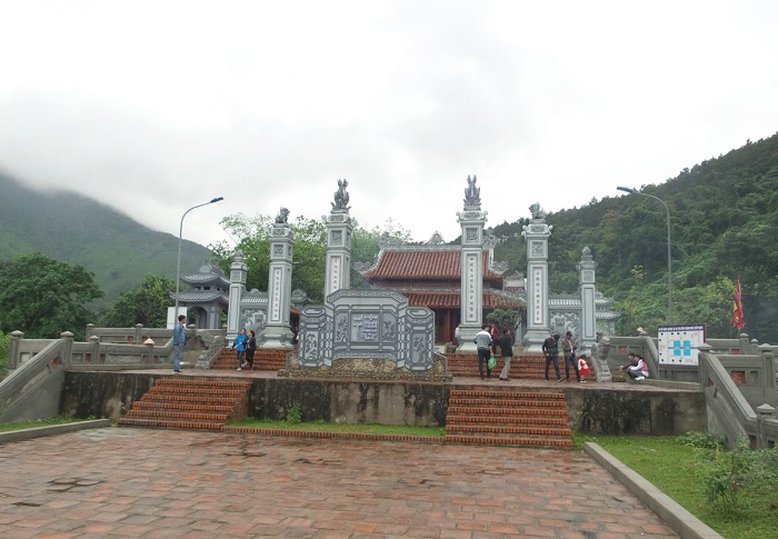 Vị trí đền thờ Thánh Mẫu Liễu Hạnh Quảng Bình