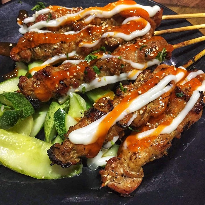 What to eat on Chua Lang street - famous grilled meat skewers