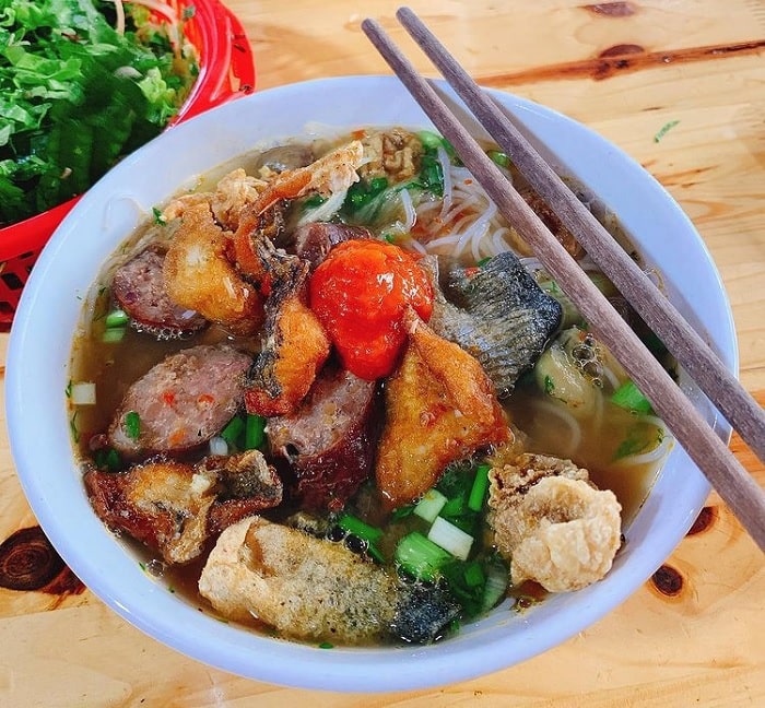 famous winter dish in Hai Phong - spicy fish noodle soup