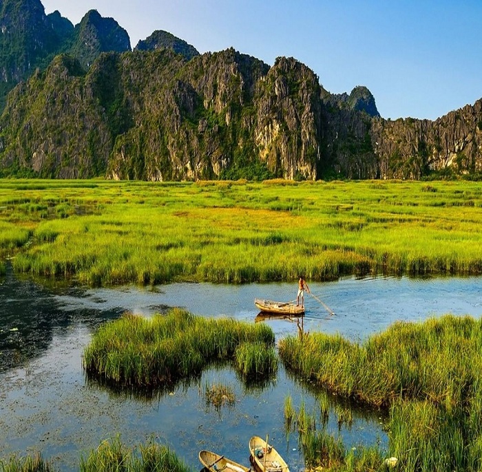 đầm Vân Long là một trong những đầm nước nổi tiếng của Việt Nam