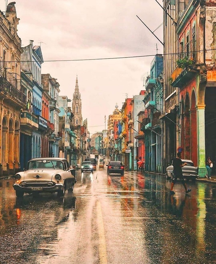 Là khu phố cổ nhất và dễ đi bộ - Phố cổ Havana