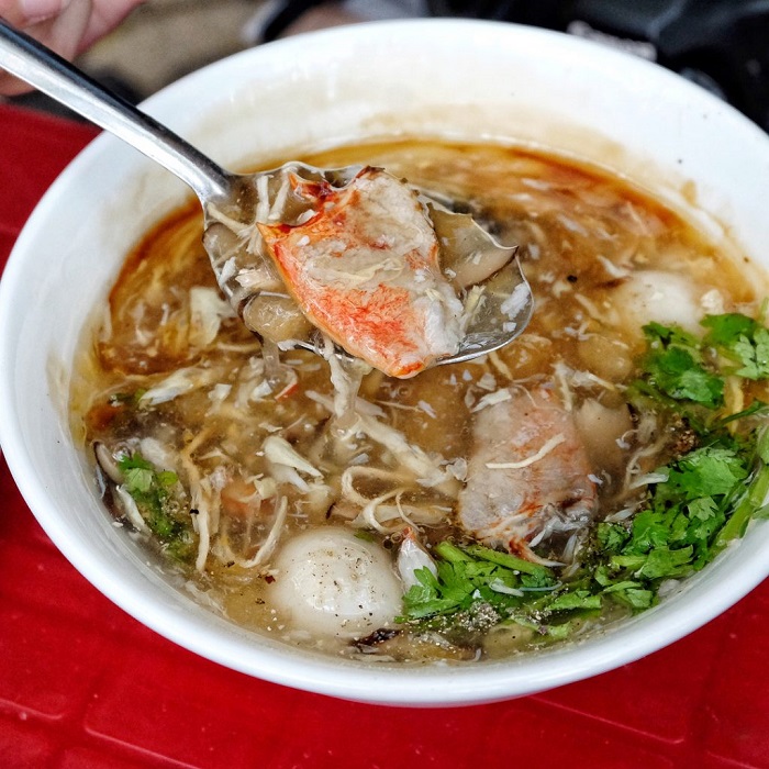 Delicious snacks in Saigon - Hanh crab soup