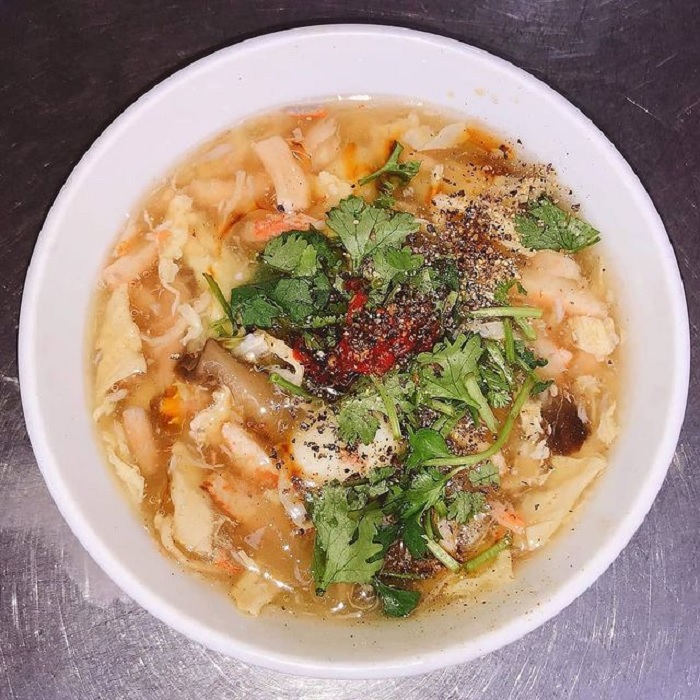 famous winter dish in Hai Phong - crab soup