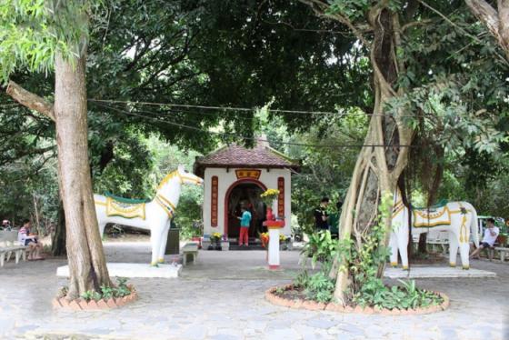 Miếu Cậu Hoàng Tử Cải - địa điểm tâm linh hút khách tham quan ở Côn Đảo 
