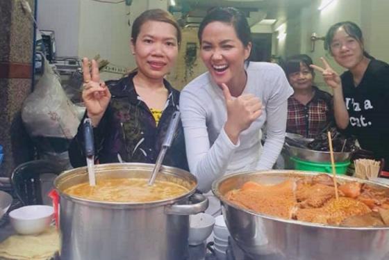 Xuýt xoa với những quán ăn vặt ngon ở Sài Gòn đang ‘làm mưa làm gió’