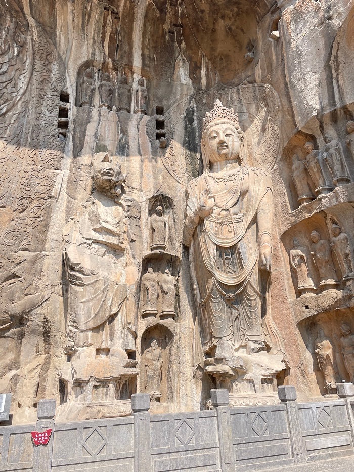 Năm 2000, hang động Long Môn được liệt kê là Di sản Thế giới của UNESCO.