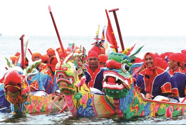  lễ hội mùa xuân ở Bình Định lễ hội đua thuyền 
