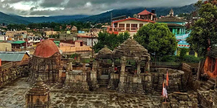 Đền Bhaleshwor Mahdev là một trong những điểm du lịch tâm linh ở Nepal nổi tiếng