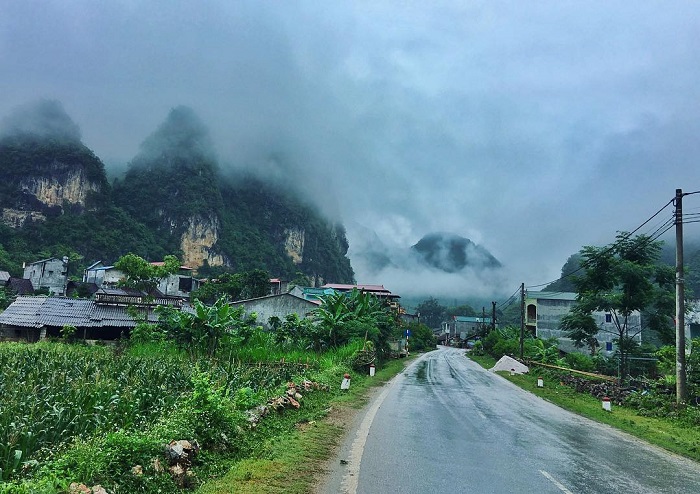 Ma Phuc Pass is a destination in Tra Linh Cao Bang with poetic scenery