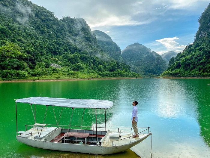 Thang Hen Lake is a destination in Tra Linh Cao Bang that you should visit