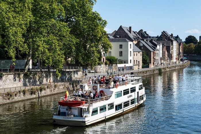 Đi thuyền du ngoạn trên sông là hoạt động thú vị ở thành phố Namur