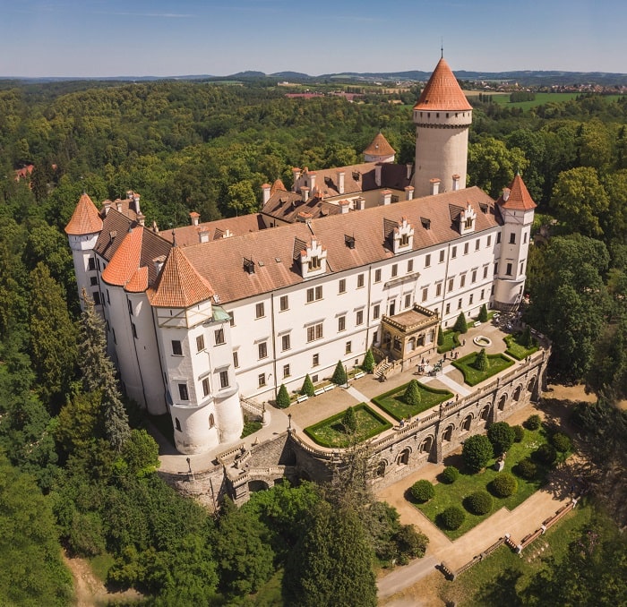 Lâu đài Konopiste là một trong những lâu đài đẹp ở Séc