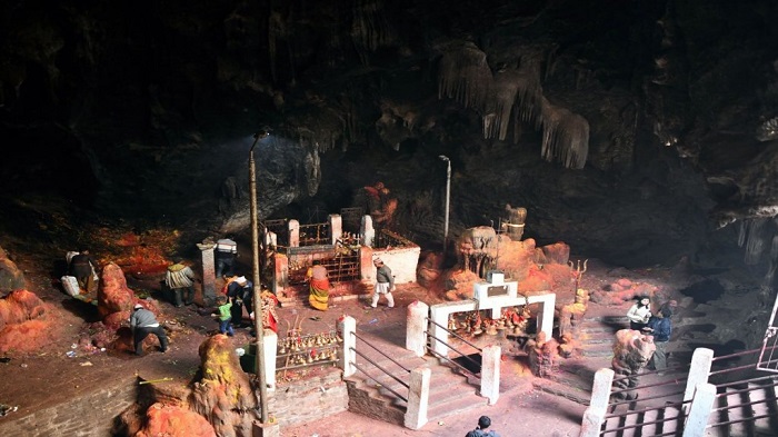 Hang động Matrica là một trong những điểm du lịch tâm linh ở Nepal nổi tiếng