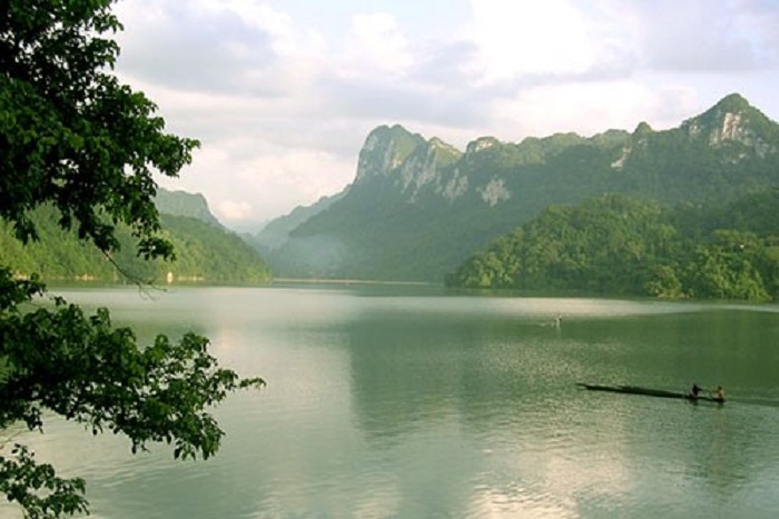 hồ nước đẹp ở Ninh Bình - hồ Đồng Chương