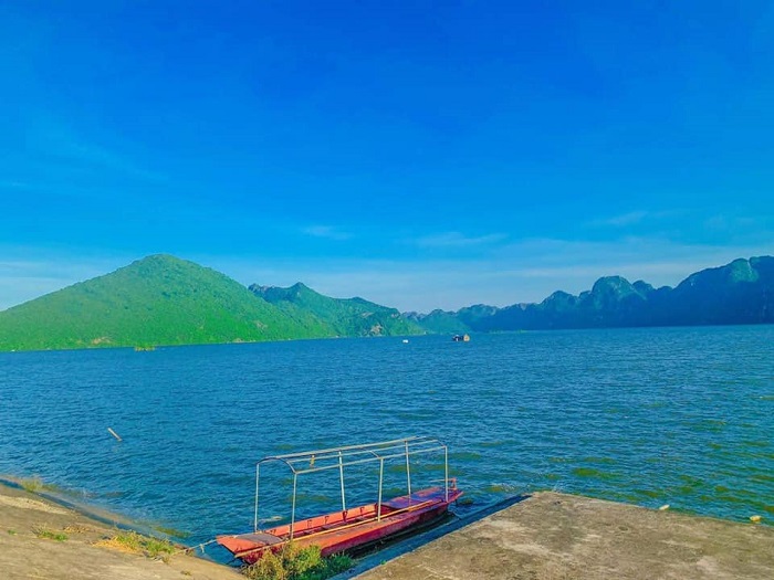 hồ nước đẹp ở Ninh Bình - hồ Đồng Thái
