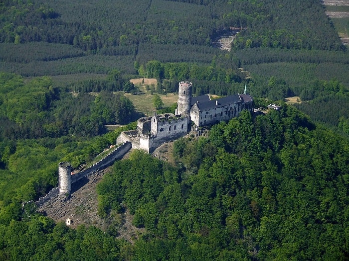Lâu đài Bezdez là một trong những lâu đài đẹp ở Séc