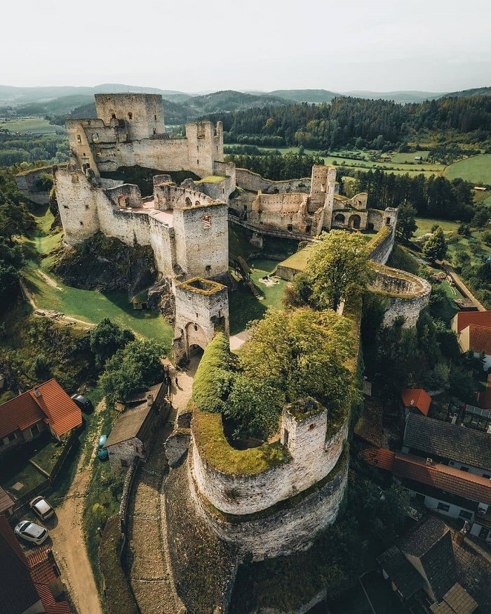 Lâu đài Rabi là một trong những lâu đài đẹp ở Séc