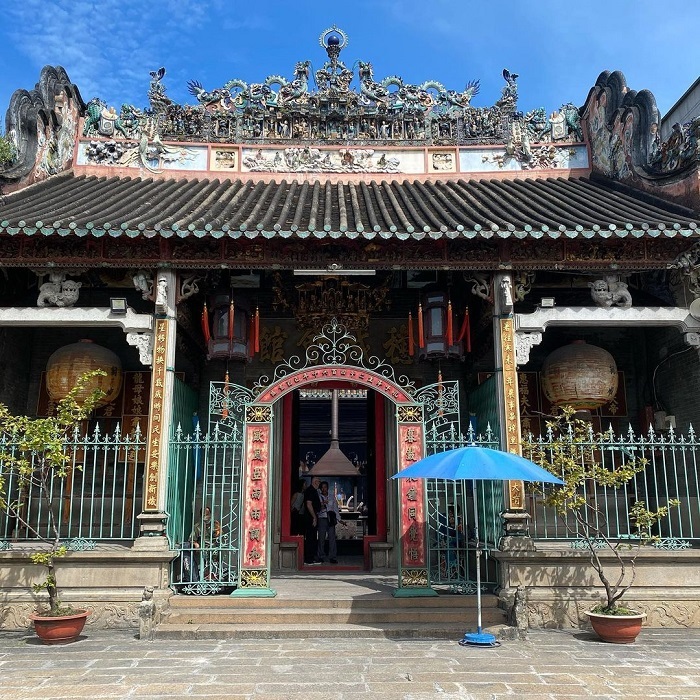 Chùa Bà Thiên Hậu là ngôi chùa kiến trúc Trung Hoa đẹp ở Sài Gòn