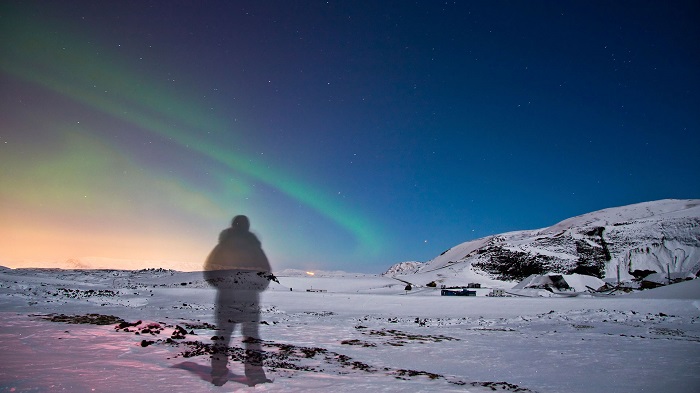 Bắc cực quang thường xuất hiện vào phần tối nhất của đêm, khoảng thời gian từ 11 giờ đêm đến 2 giờ sáng
