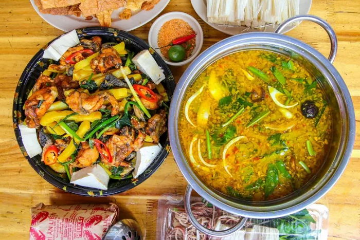 Các quán ăn mở cửa Tết ở Hà Nội- Quán lẩu ếch 46