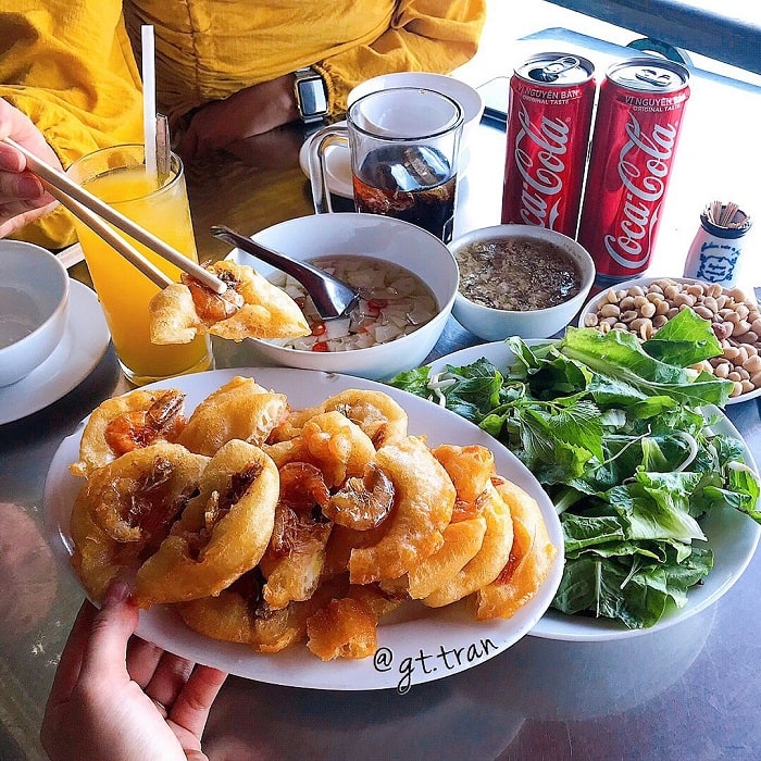 Hanoi snack shop - West Lake shrimp cake