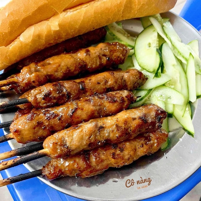 Hanoi snack bar - Ba Nga grilled meat skewers