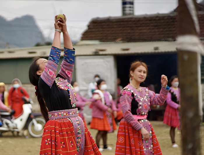 Tết người Mông với nhiều hoạt động vui chơi hấp dẫn