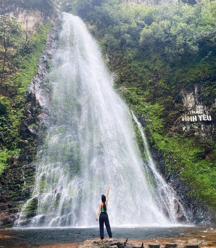 Thác nước đẹp ở Lào Cai này nằm ở độ cao 1800 mét so với mực nước biển