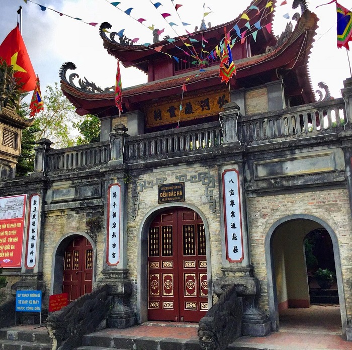 Thị trấn đẹp ở Việt Nam này có nhiều điểm đến tâm linh
