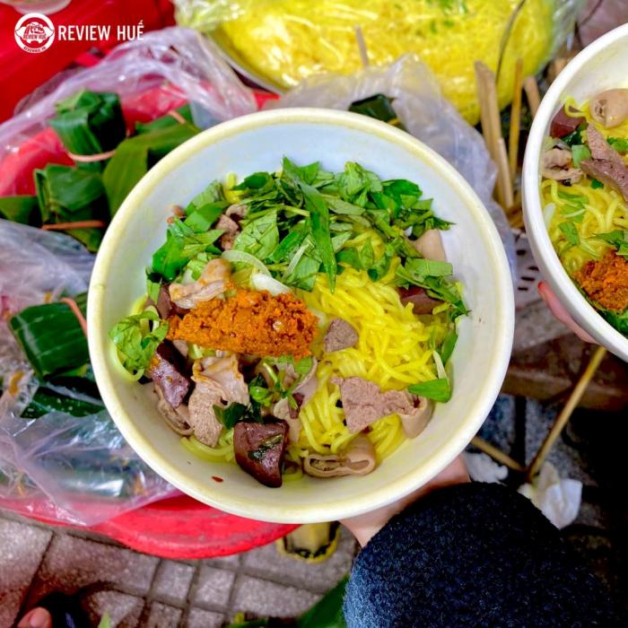 68 places to eat turmeric vermicelli in Hue