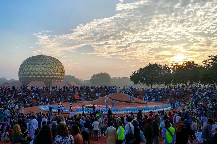 Tham gia sự kiện chung ở Thị trấn Auroville