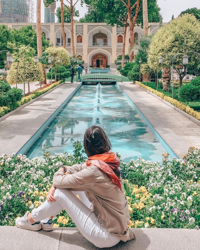 Khuôn viên khách sạn Abbasi - du lịch Esfahan
