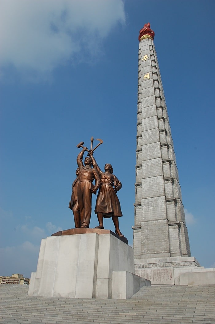 Tháp lý tưởng Juche - các tượng đài nổi tiếng ở Triều Tiên