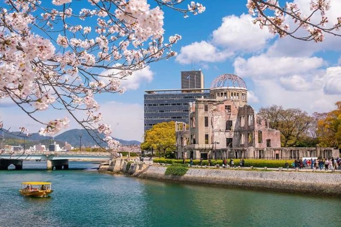 A-Bomb Dome - Những điểm tham quan trong công viên tưởng niệm hòa bình Hiroshima