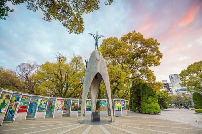 Đài tưởng niệm hòa bình cho trẻ em - công viên tưởng niệm hòa bình Hiroshima