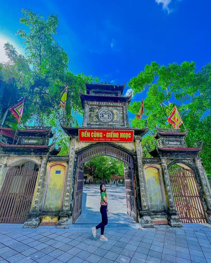 Bac Ninh spring vacation destination - Cung Temple - Ngoc Well