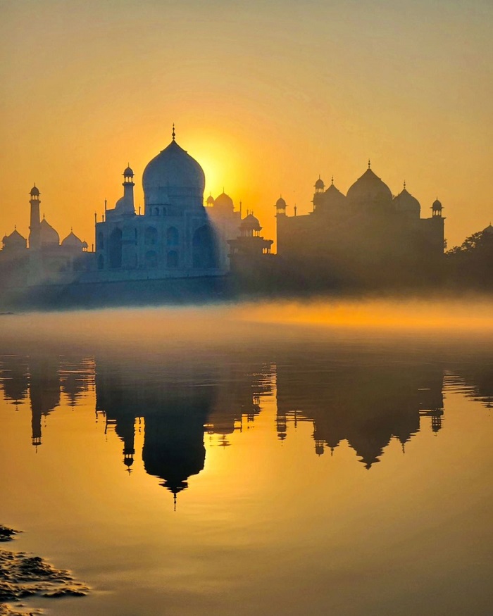 Đền Taj Mahal là điểm ngắm hoàng hôn đẹp ở châu Á nằm ở Ấn Độ