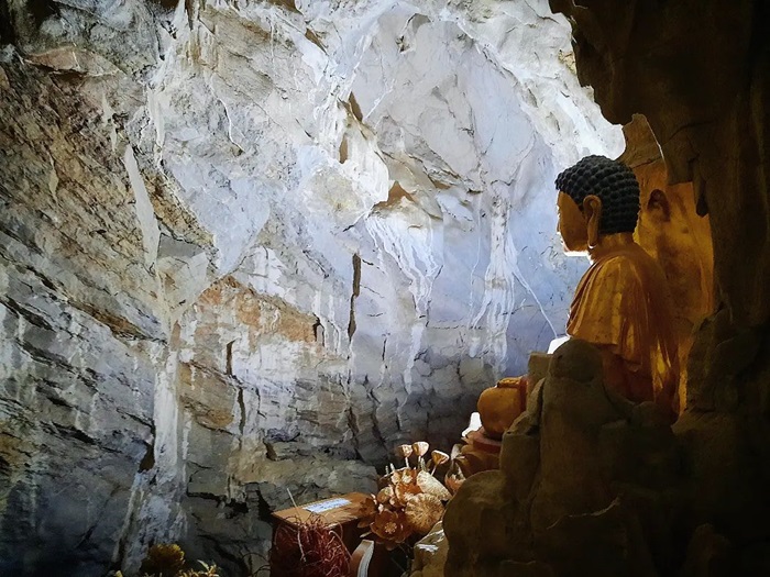 Thung Nham Ninh Binh tour - Vai Gioi cave