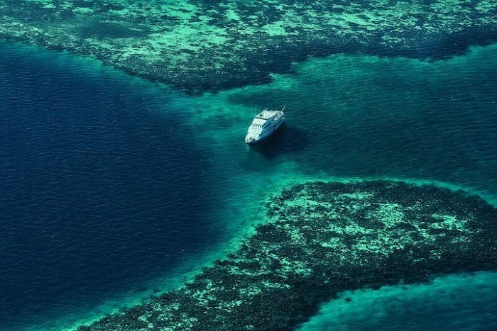 Belize cũng là hố tử thần sâu nhất thế giới mang vẻ đẹp đặc biệt