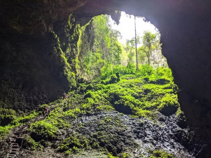 Có gì khi khám phá hang động Jomblang?
